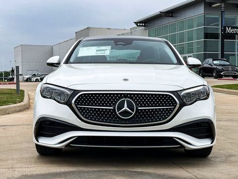 Used 2025 Mercedes-Benz E 350 Sedan image 3