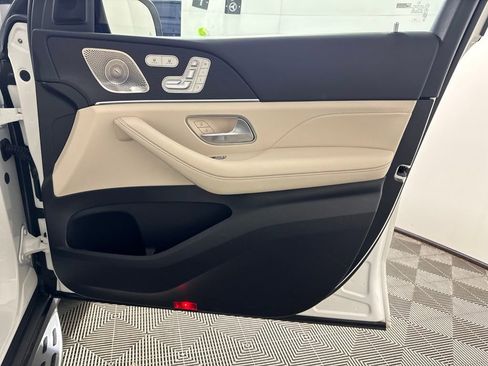 Certified 2025 Mercedes-Benz GLS 450 4MATIC image 21