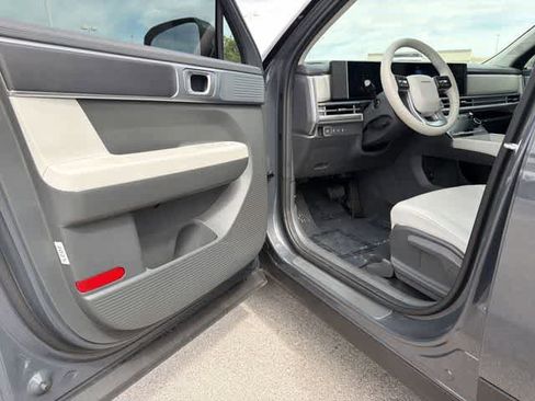 Used 2026 Hyundai Santa Fe SE FWD image 10