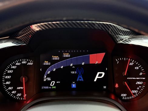 Used 2015 Chevrolet Corvette Stingray Coupe image 26