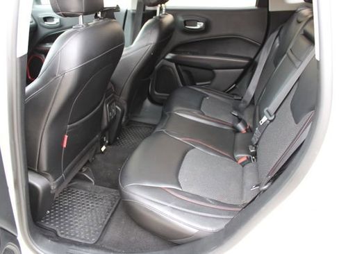 Used 2017 Jeep Compass Trailhawk AWD/4WD image 5