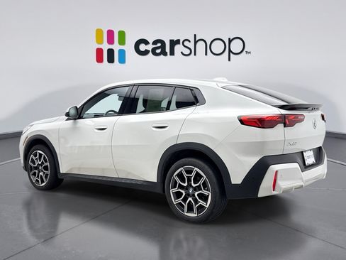 Used 2026 BMW X2 xDrive28i AWD/4WD image 3