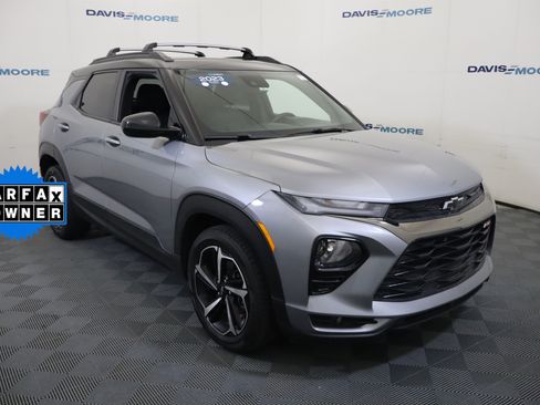 Used 2023 Chevrolet TrailBlazer RS w/ Convenience Package FWD image 3