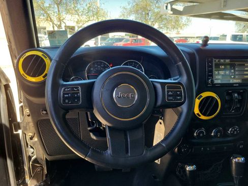 Used 2015 Jeep Wrangler Unlimited Sahara w/ Connectivity Group image 11