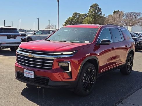 New 2026 Chevrolet Traverse LT image 1