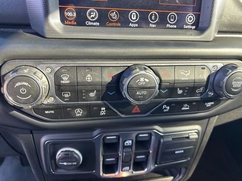 Used 2021 Jeep Gladiator Overland w/ Popular Equipment Package AWD/4WD image 25