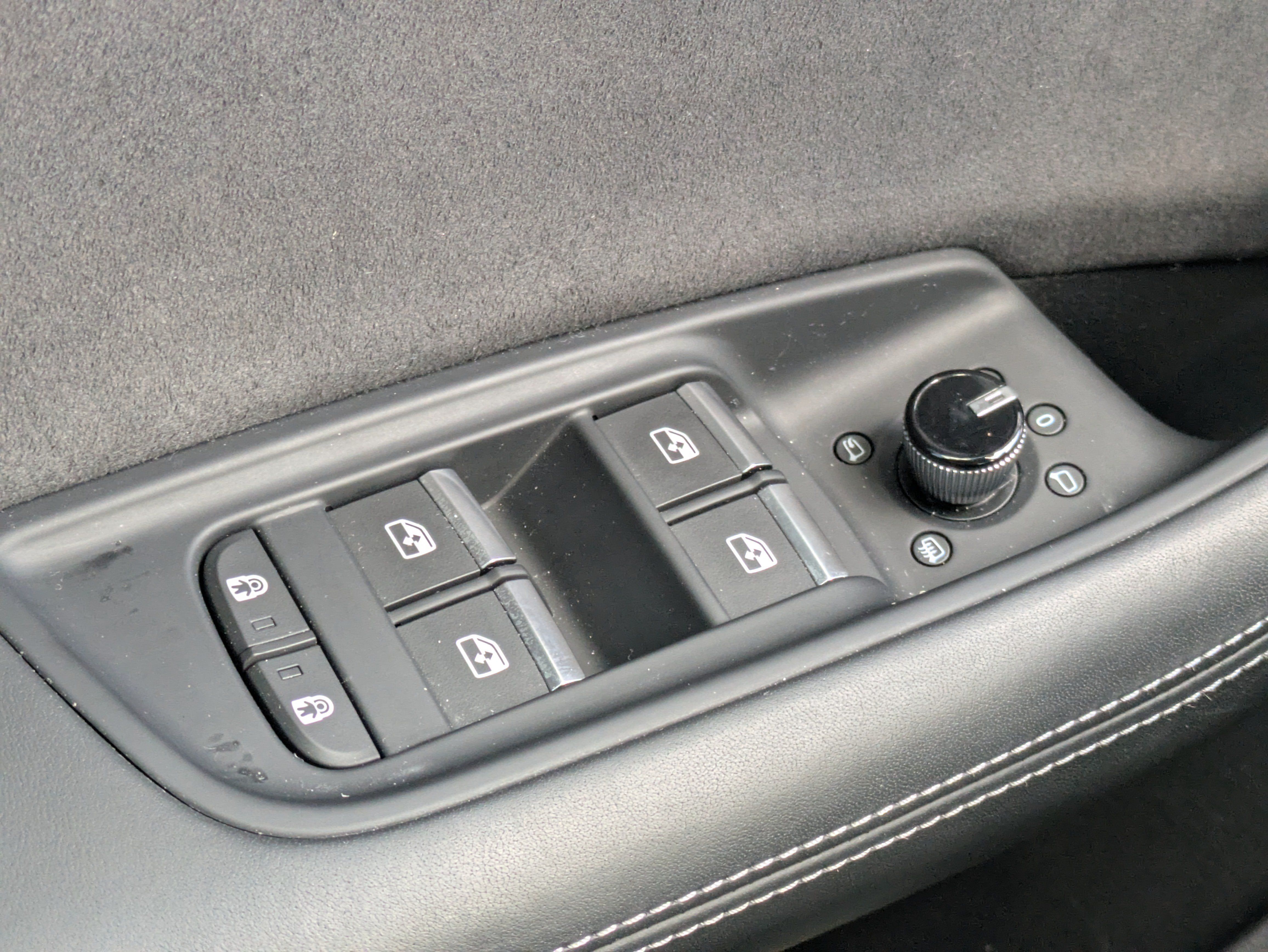 Used 2023 Audi SQ8 Prestige AWD/4WD image 24