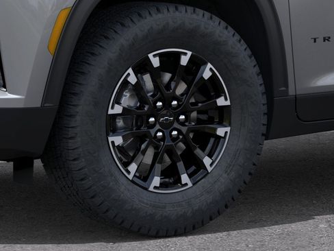 New 2026 Chevrolet Traverse Z71 w/ Driver Confidence Package AWD/4WD image 9