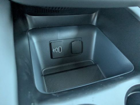 New 2026 Ford Explorer Active RWD image 15