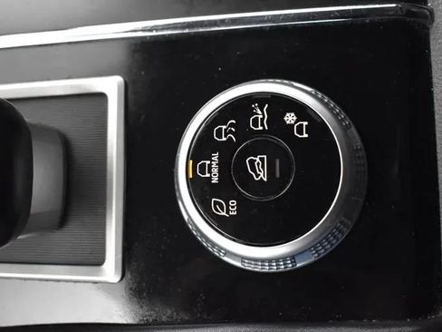 Used 2024 Mitsubishi Outlander FWD image 34