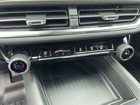 New 2026 Chevrolet Equinox EV LT image 19