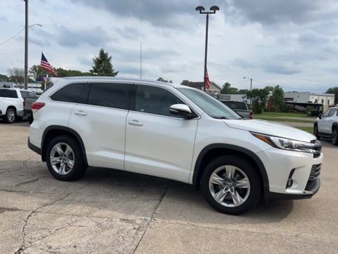 Used 2018 Toyota Highlander Limited AWD/4WD image 2