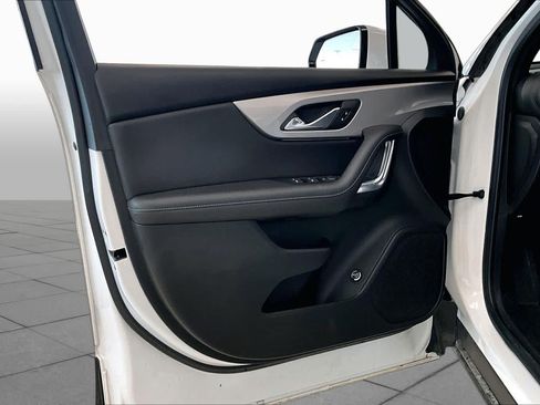 Used 2022 Chevrolet Blazer LT FWD image 19