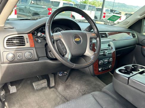 Used 2014 Chevrolet Suburban LS AWD/4WD image 7