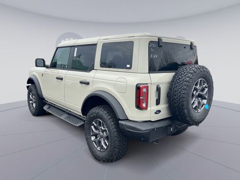 New 2025 Ford Bronco Badlands image 4