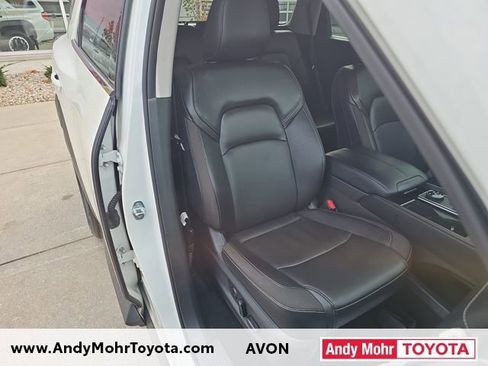 Used 2023 Nissan Pathfinder SL image 38