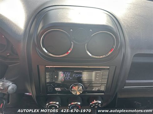 Used 2013 Jeep Compass Latitude image 24