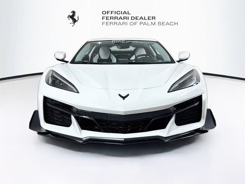 Used 2024 Chevrolet Corvette Z06 w/ Z07 Performance Package RWD image 2