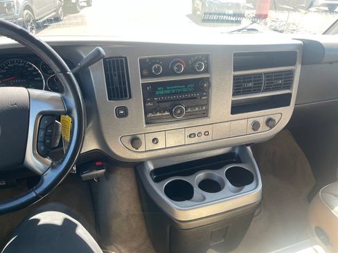 Used 2014 Chevrolet Express 1500 AWD image 25