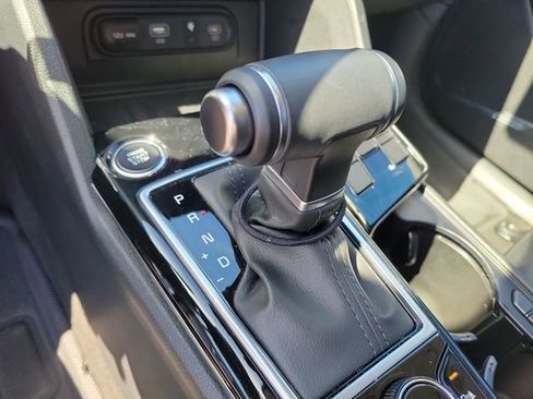 Certified 2025 Kia Sportage SX image 31