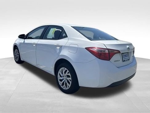 Used 2017 Toyota Corolla LE FWD image 3