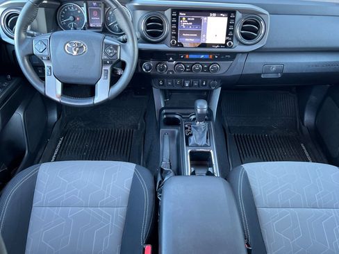 Used 2020 Toyota Tacoma image 10