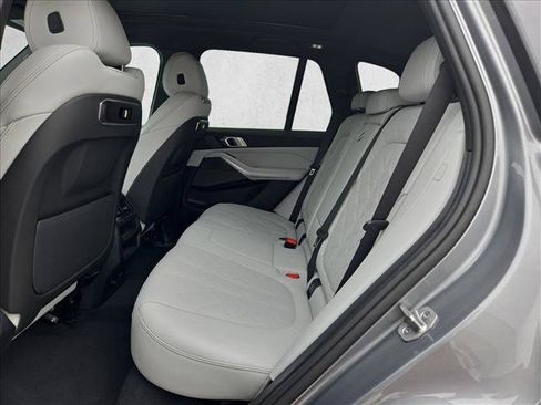 Used 2026 BMW X5 sDrive40i RWD image 23