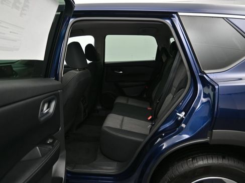 Used 2026 Nissan Rogue SV FWD image 22