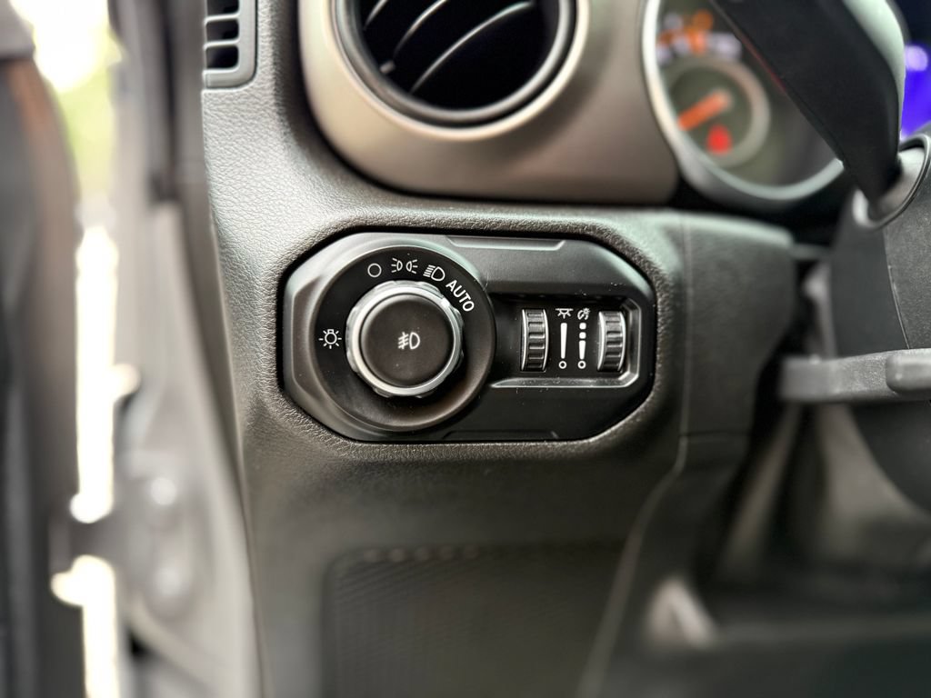Used 2020 Jeep Wrangler Unlimited Sport S AWD/4WD image 22