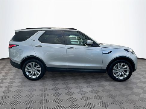 Used 2018 Land Rover Discovery HSE image 5