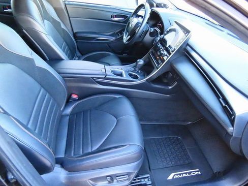 Used 2021 Toyota Avalon XSE image 12