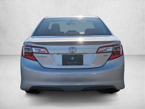 Used 2014 Toyota Camry SE image 7