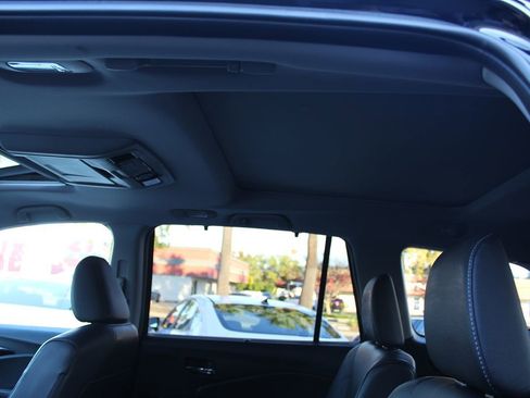 Used 2016 Honda Pilot Elite image 32