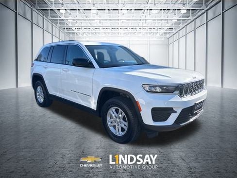 Used 2023 Jeep Grand Cherokee Laredo w/ Luxury Tech Group I image 23