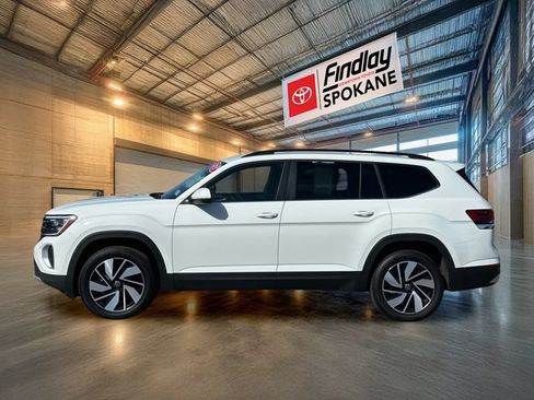 Used 2025 Volkswagen Atlas SE AWD/4WD image 3