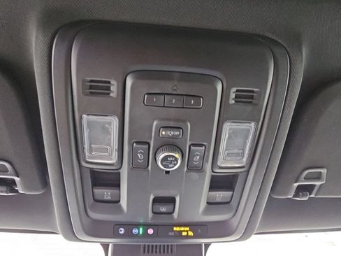 Used 2023 Chevrolet Tahoe Z71 w/ Luxury Package AWD/4WD image 25
