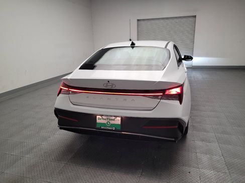 Used 2025 Hyundai Elantra SEL FWD image 7