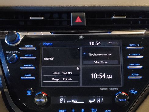 Used 2019 Toyota Camry XLE image 25