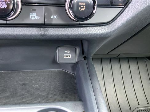 Used 2025 Honda HR-V Sport image 31