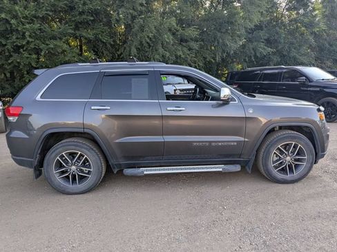 Used 2017 Jeep Grand Cherokee Limited AWD/4WD image 14