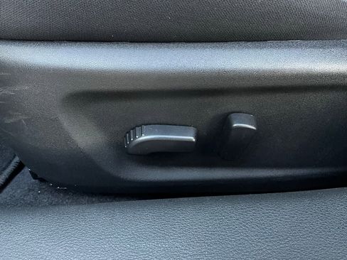 Used 2025 Nissan Altima 2.5 SV image 11