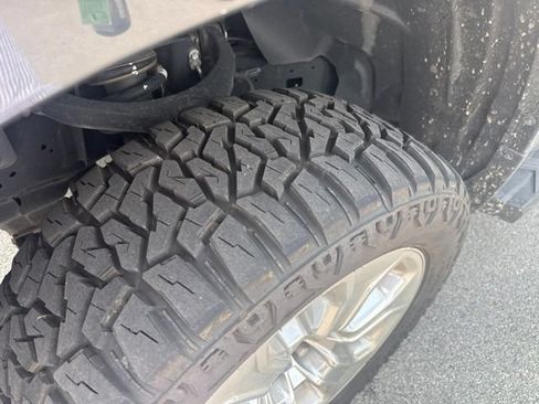 Used 2019 RAM 1500 Big Horn AWD/4WD image 9