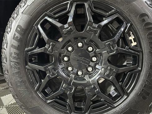 Certified 2025 GMC Hummer EV 2X w/ LPO, Cargo Utility Package image 40