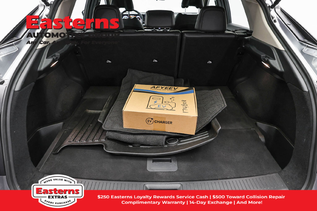Used 2023 Nissan Ariya AWD image 10