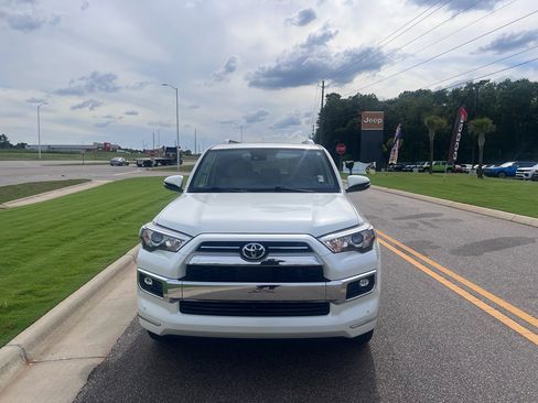 Used 2022 Toyota 4Runner Limited AWD/4WD image 8