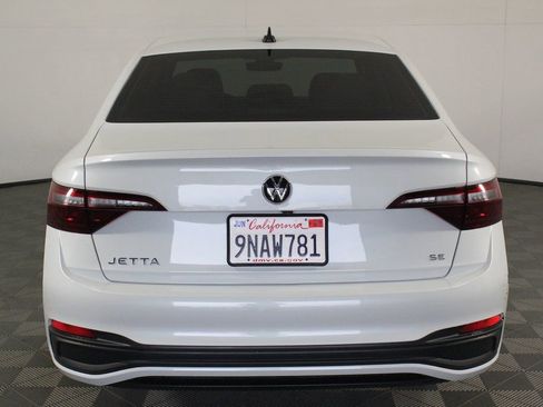 Used 2024 Volkswagen Jetta SE image 5