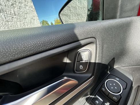 Used 2020 Ford Escape SE image 15