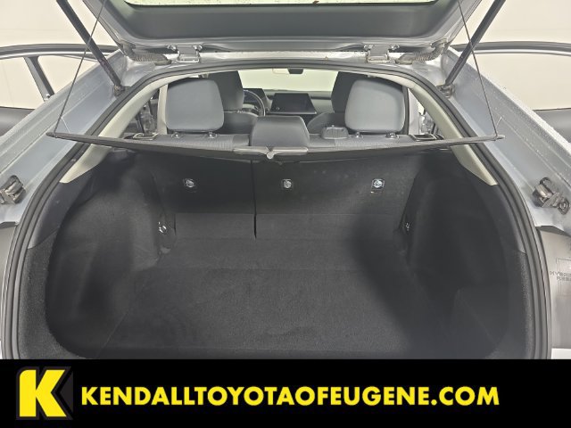 Used 2025 Toyota Prius LE FWD image 25