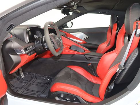 Used 2023 Chevrolet Corvette Stingray Premium Conv w/ Z51 Performance Package RWD image 13