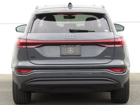 Used 2025 Audi Q6 e-tron Prestige AWD/4WD image 7